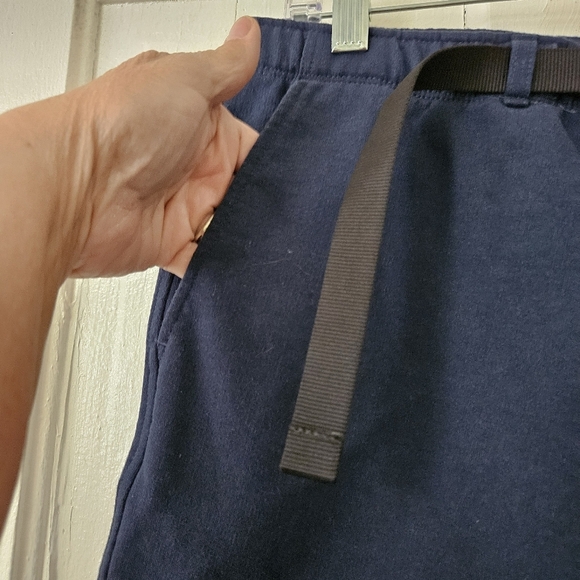 The North Face Women's Heritage Patch Shorts Summit Navy Size Large, Belt - Picture 2 of 7